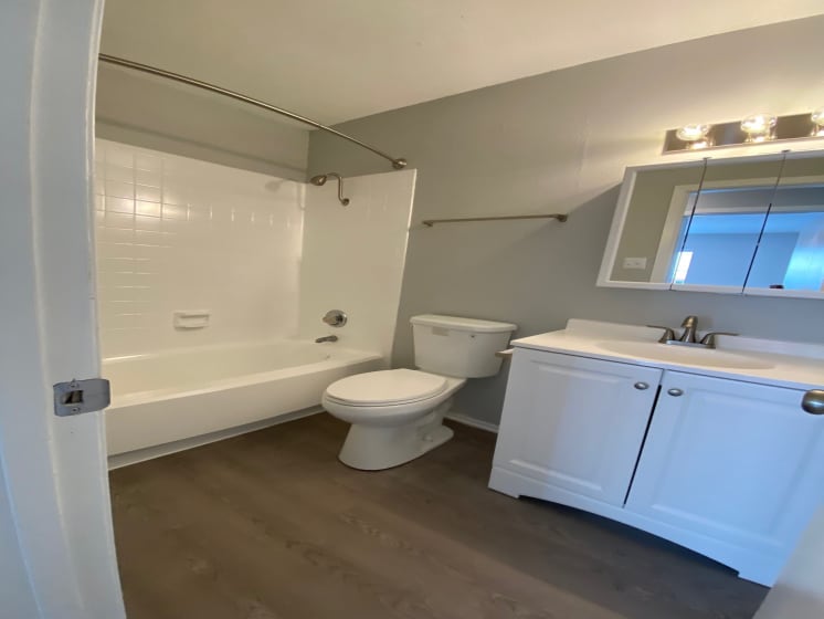 bathroom in live oak apartments